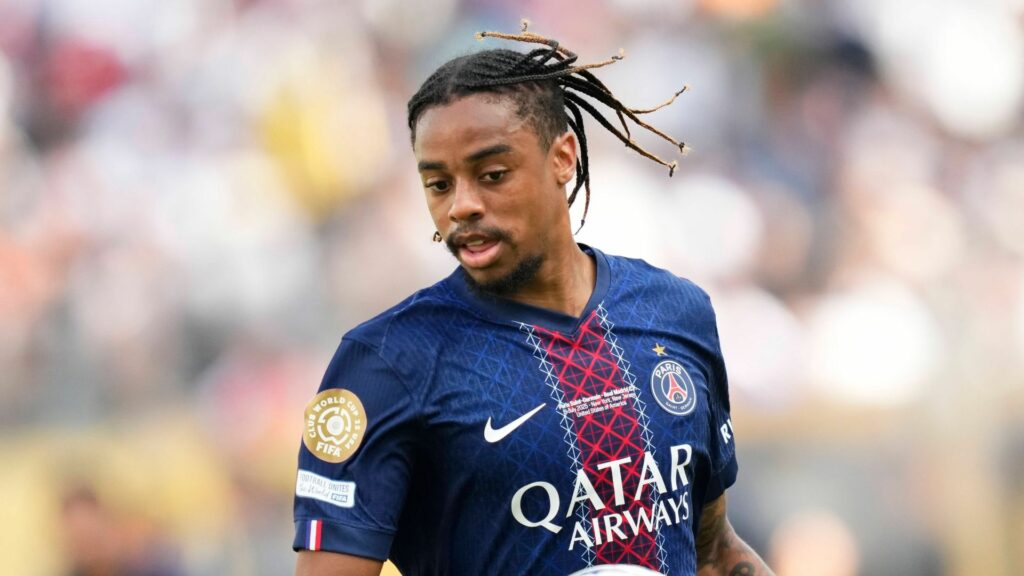 Bradley Barcola playing for PSG