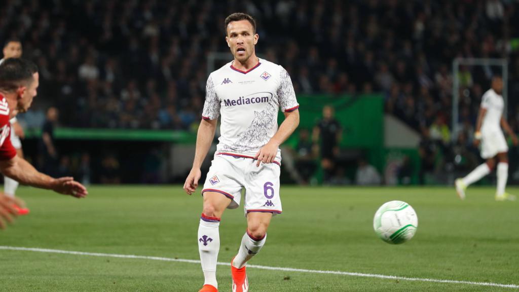 Former Liverpool star Arthur Melo in action for Fiorentina.